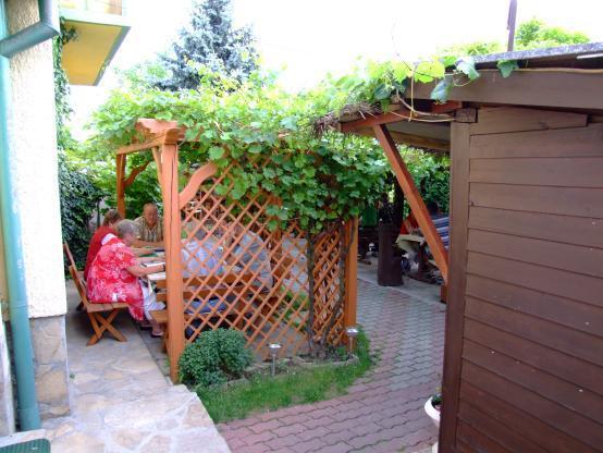 מלון קסזטלי Grill Garten Vendeghaz מראה חיצוני תמונה